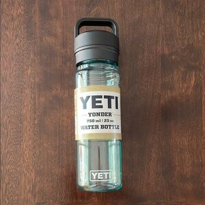 YETI Yonder Water Bottle 750ml